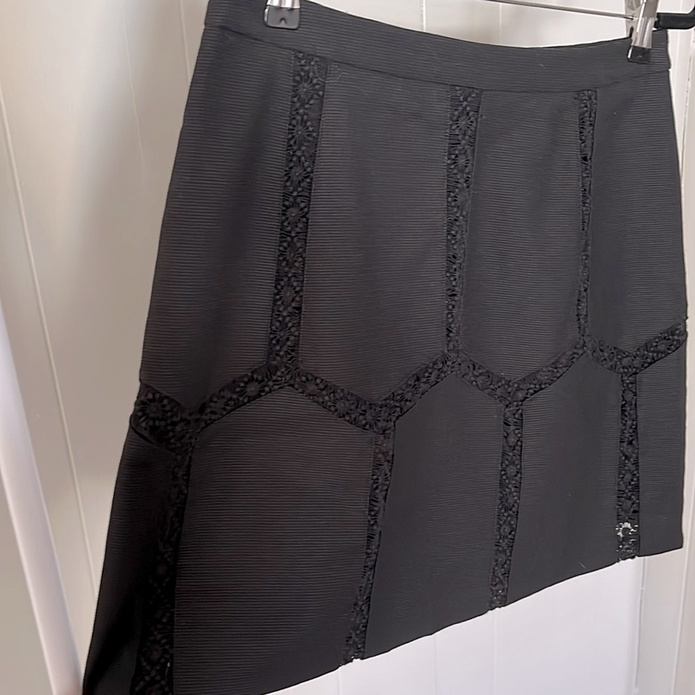 Banana Republic black skirt with detail, size 6.